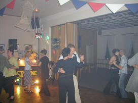 Der 2. Vorsitzende Volker Marxsen + Begleitung beim Tanz